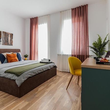 Amalia - Quiet 1Br Apartment With Parking & Wi-Fi Bukarest Eksteriør billede