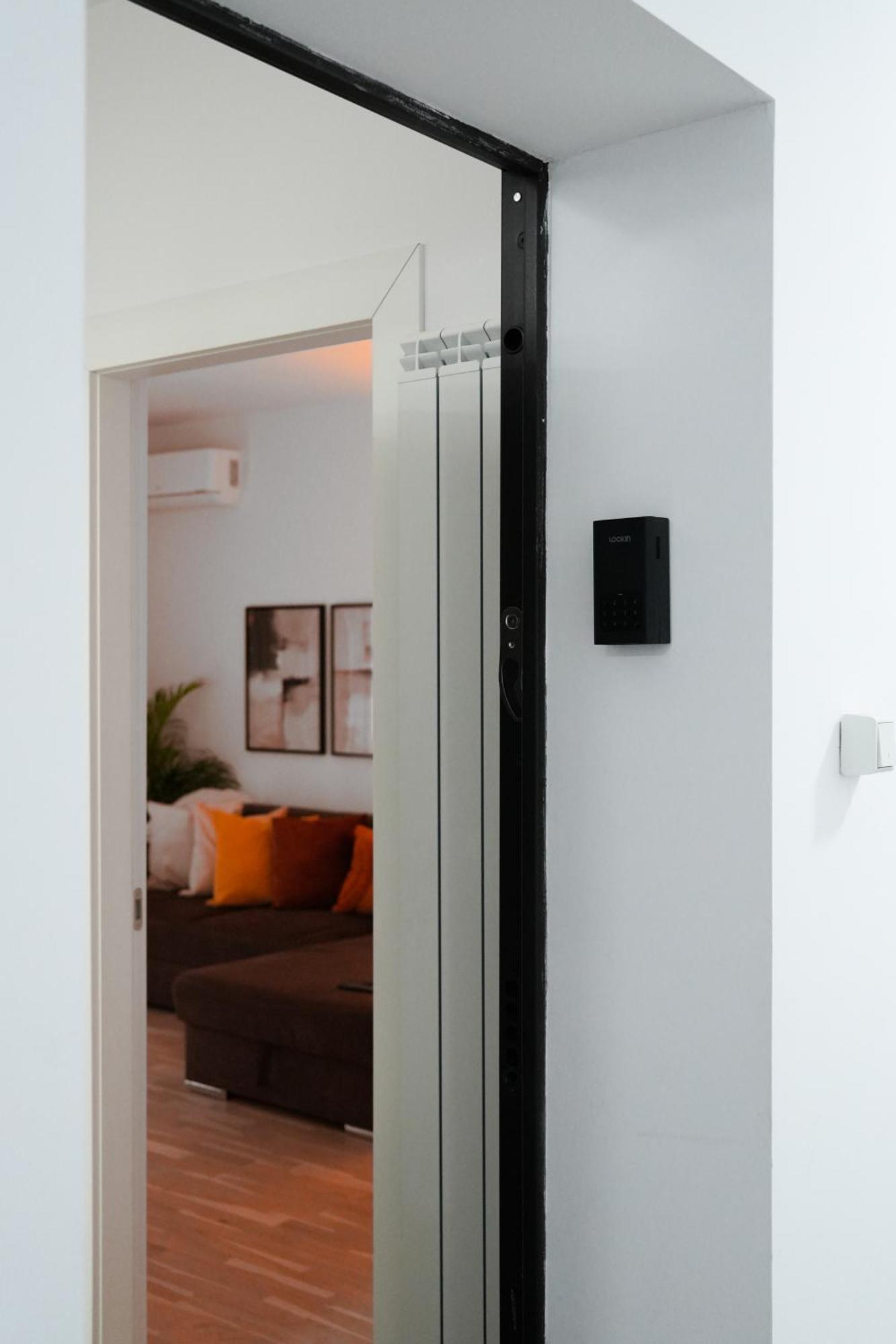 Amalia - Quiet 1Br Apartment With Parking & Wi-Fi Bukarest Eksteriør billede